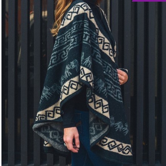 NEW! Geometric Ruana - Picture 2 of 2